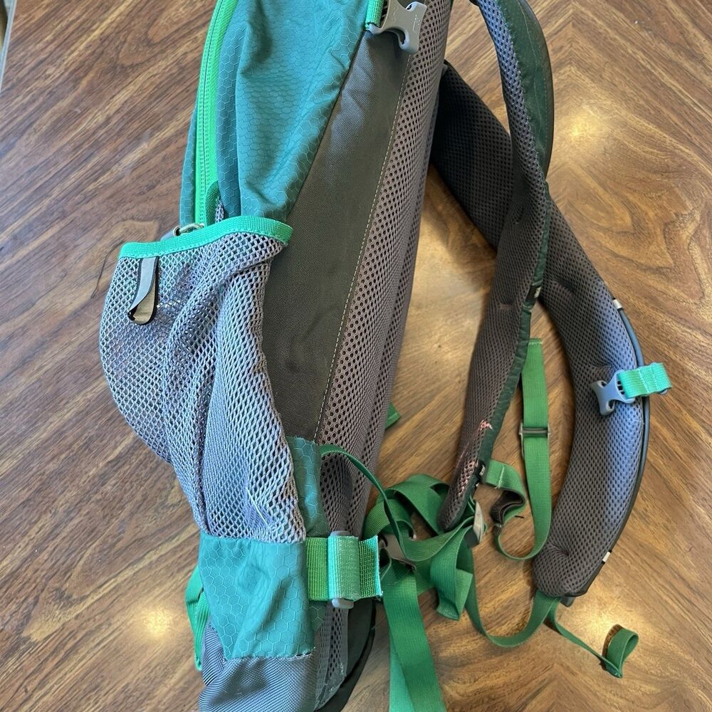 Mountain Hardwear Backpack Agama Green Outdoors Camping Hiking - Picture 10 of 16